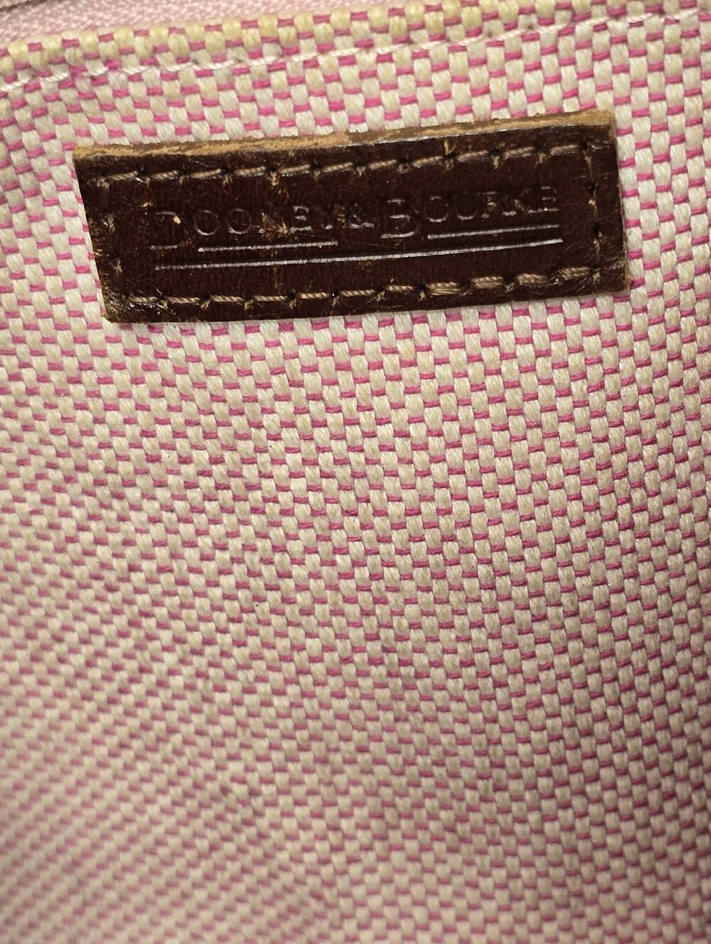👜 Dooney & Bourke Brown Signature Logo Monogram Bucket Bag Tote w Metal Clasp - Picture 15 of 15